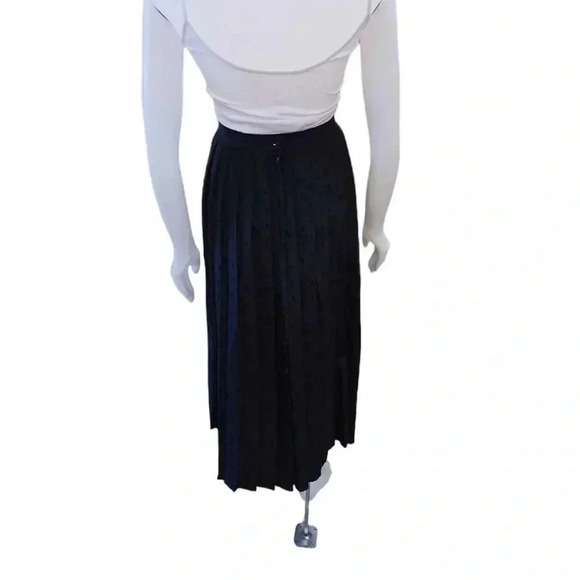 Passport Vintage Black Pleated Maxi Skirt Size Small - Picture 3 of 7